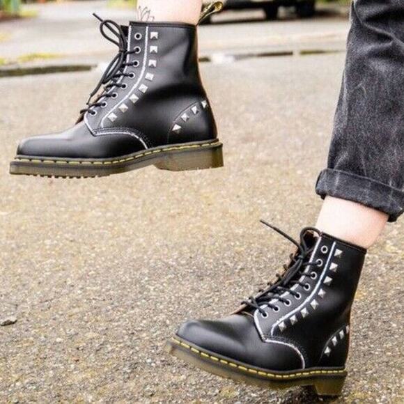 Dr. Martens 1460 Boots Unisex Size W9 M8 Studded Black Lace Up Round Toe NEW - Picture 1 of 15